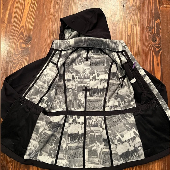 LULULEMON ATHLETICA Black Coat Fleece Lined Hood Cinch Waist Pockets Rain Proof - Picture 5 of 10